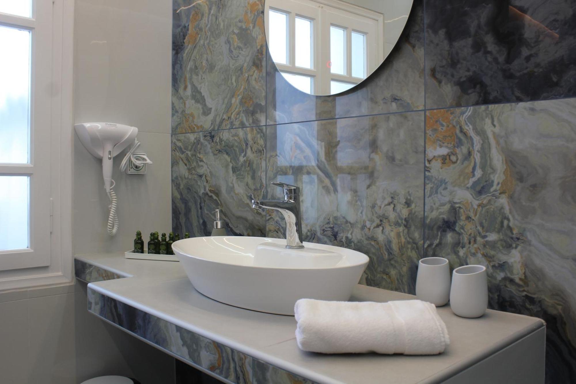 The Rock Luxury Homes เมซาเรีย ภายนอก รูปภาพ