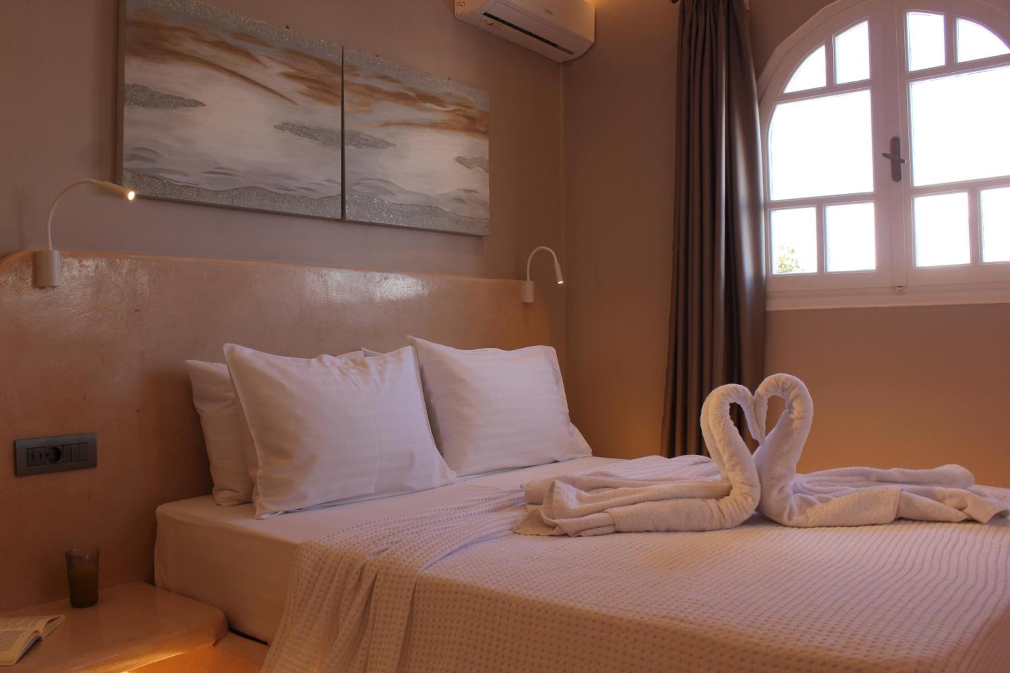 The Rock Luxury Homes เมซาเรีย ภายนอก รูปภาพ